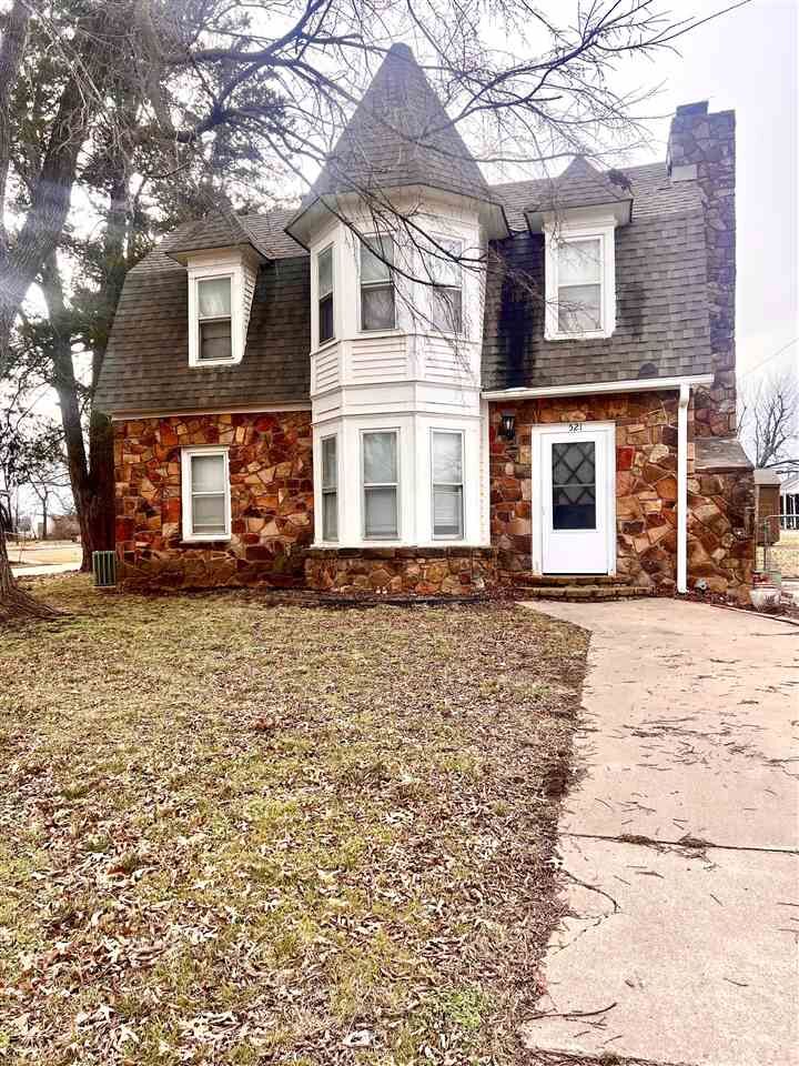 Property Photo: 521 S Cleveland Avenue OK 74023-3727