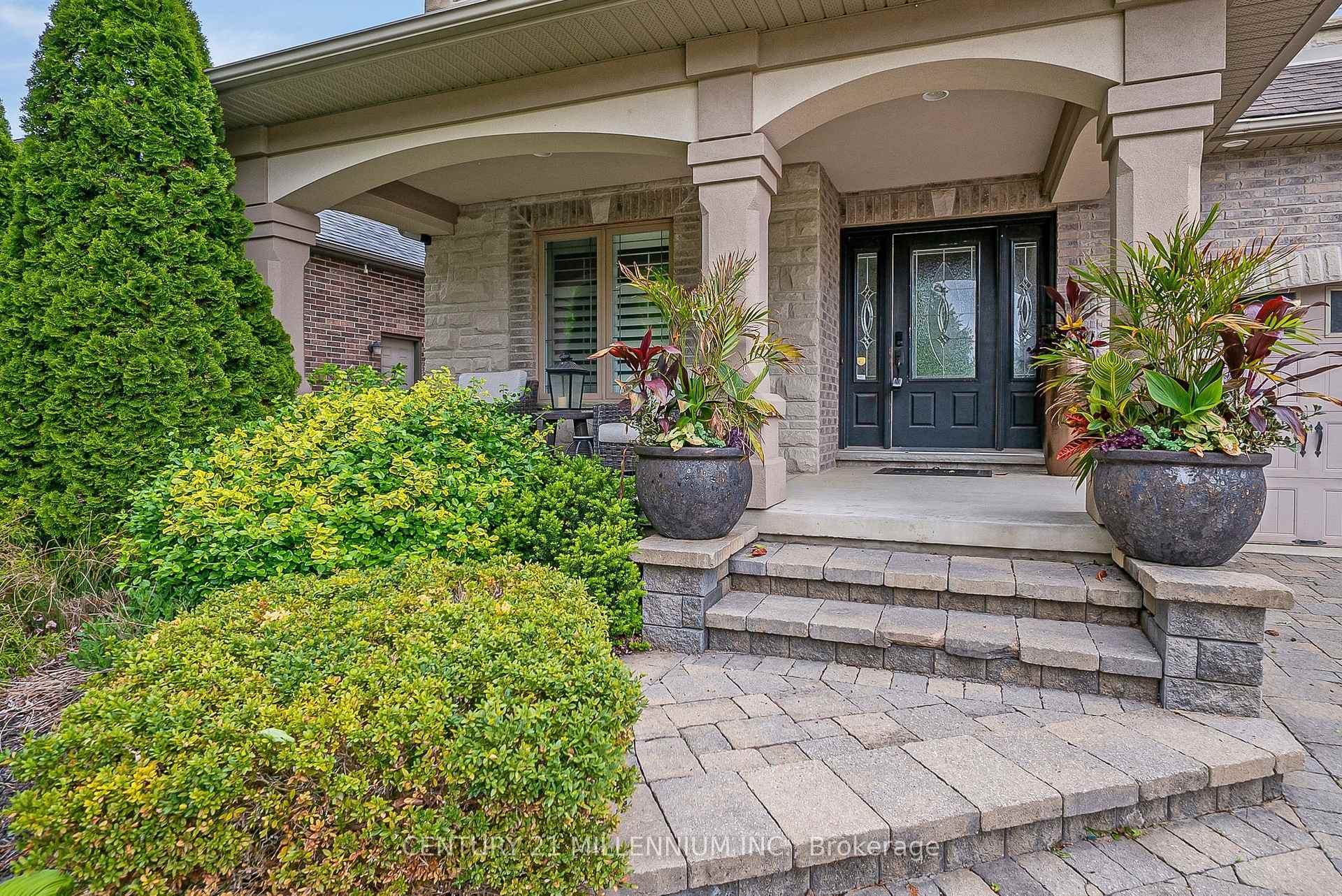 Property Photo: 7 Jacob Gingrich Drive ON N2P 2X8