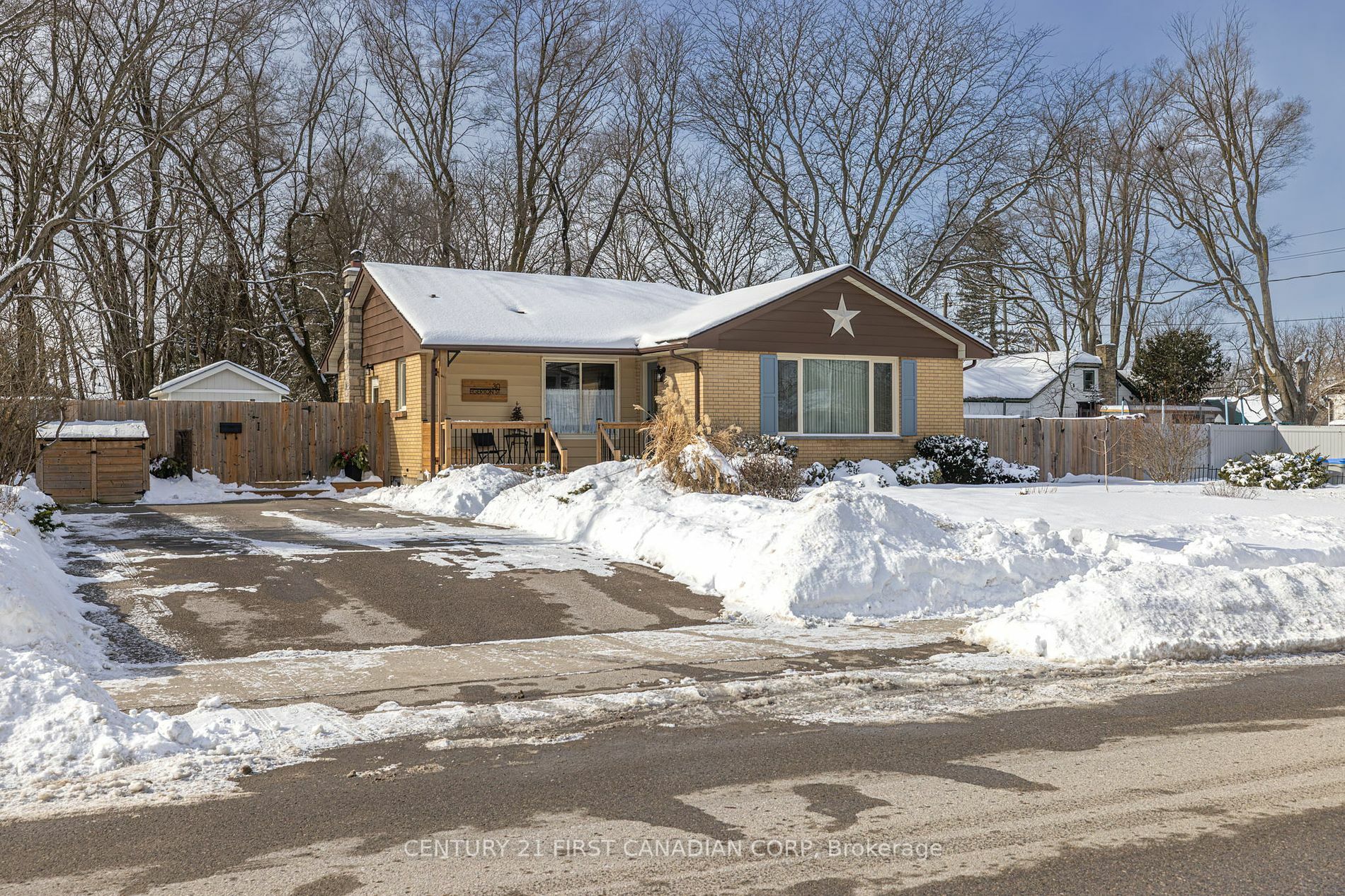 30 Egerton St  Strathroy-Caradoc ON N7G 2E7 photo