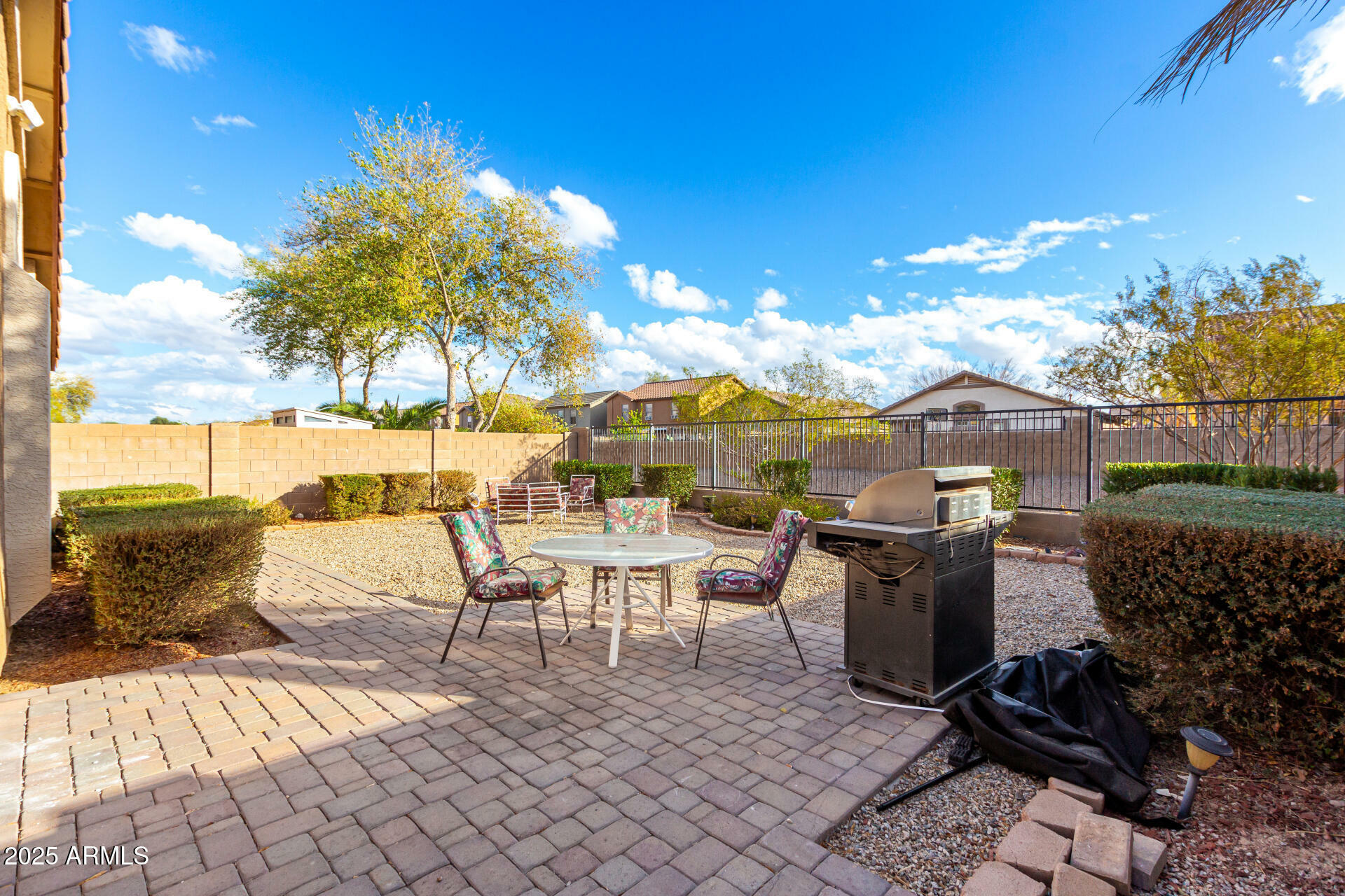 Property Photo:  757 E Lovegrass Drive  AZ 85143 