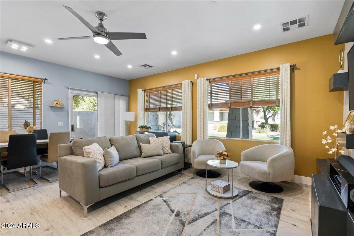 Property Photo: 1531 S Owl Drive AZ 85296