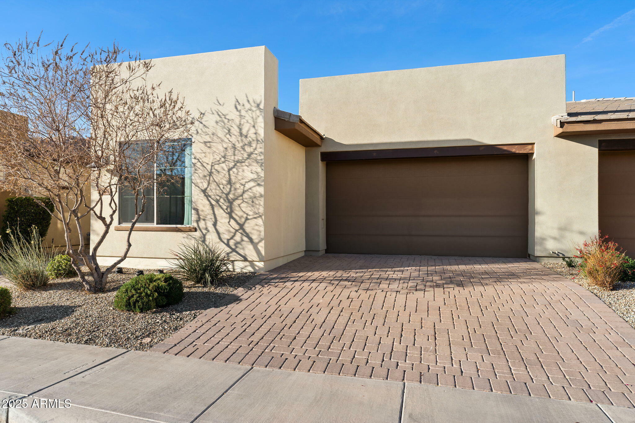 Property Photo:  678 E Cobble Stone Drive  AZ 85140 