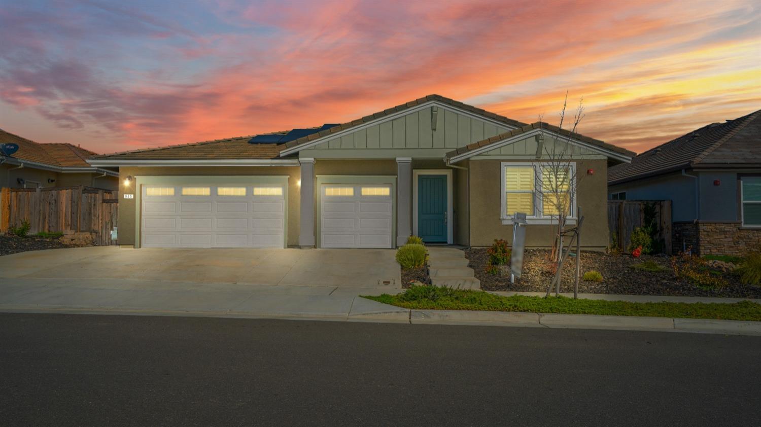 Property Photo: 955 Vasey Street CA 95694