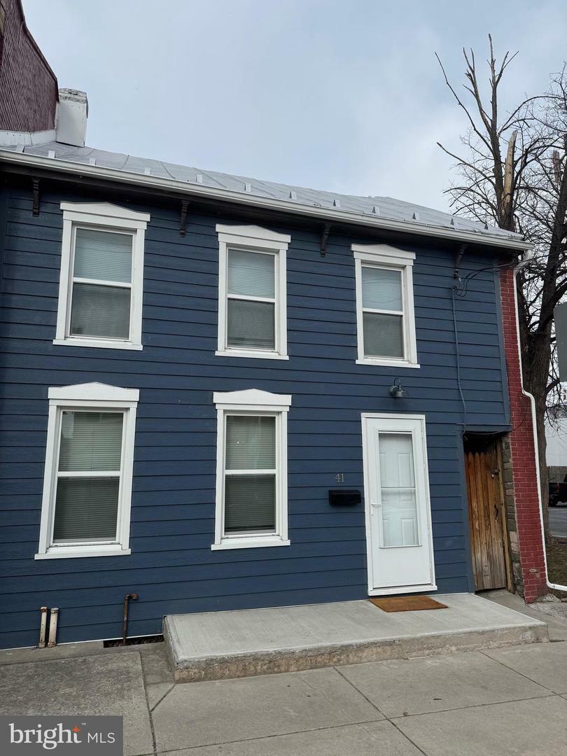 Property Photo:  41 E Louther Street  PA 17013 