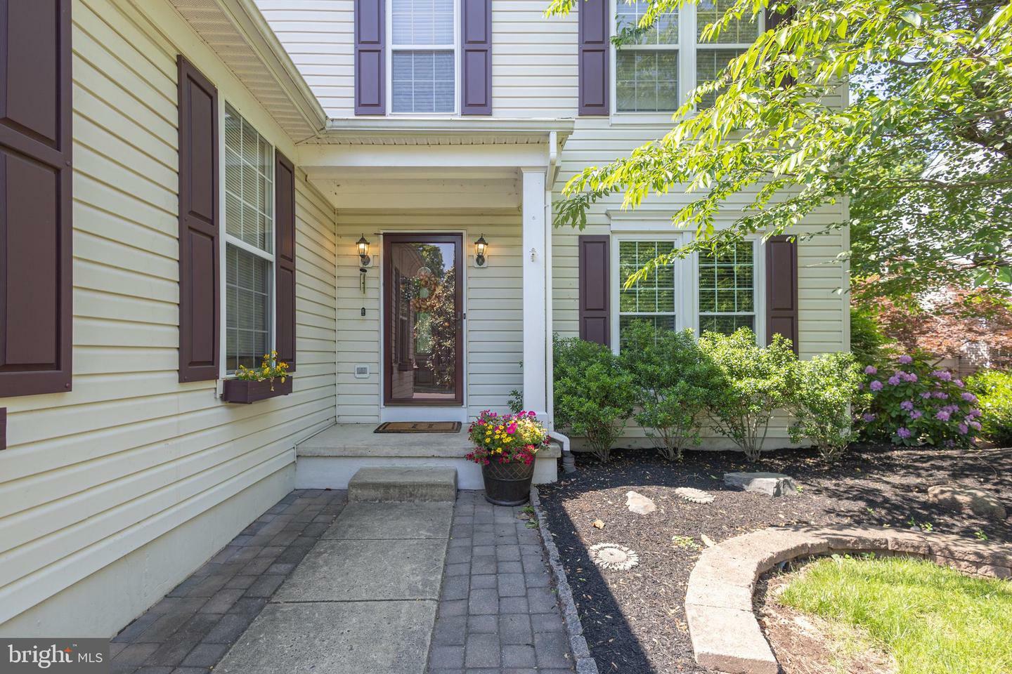 Property Photo:  109 Lakeview Drive  PA 18938 