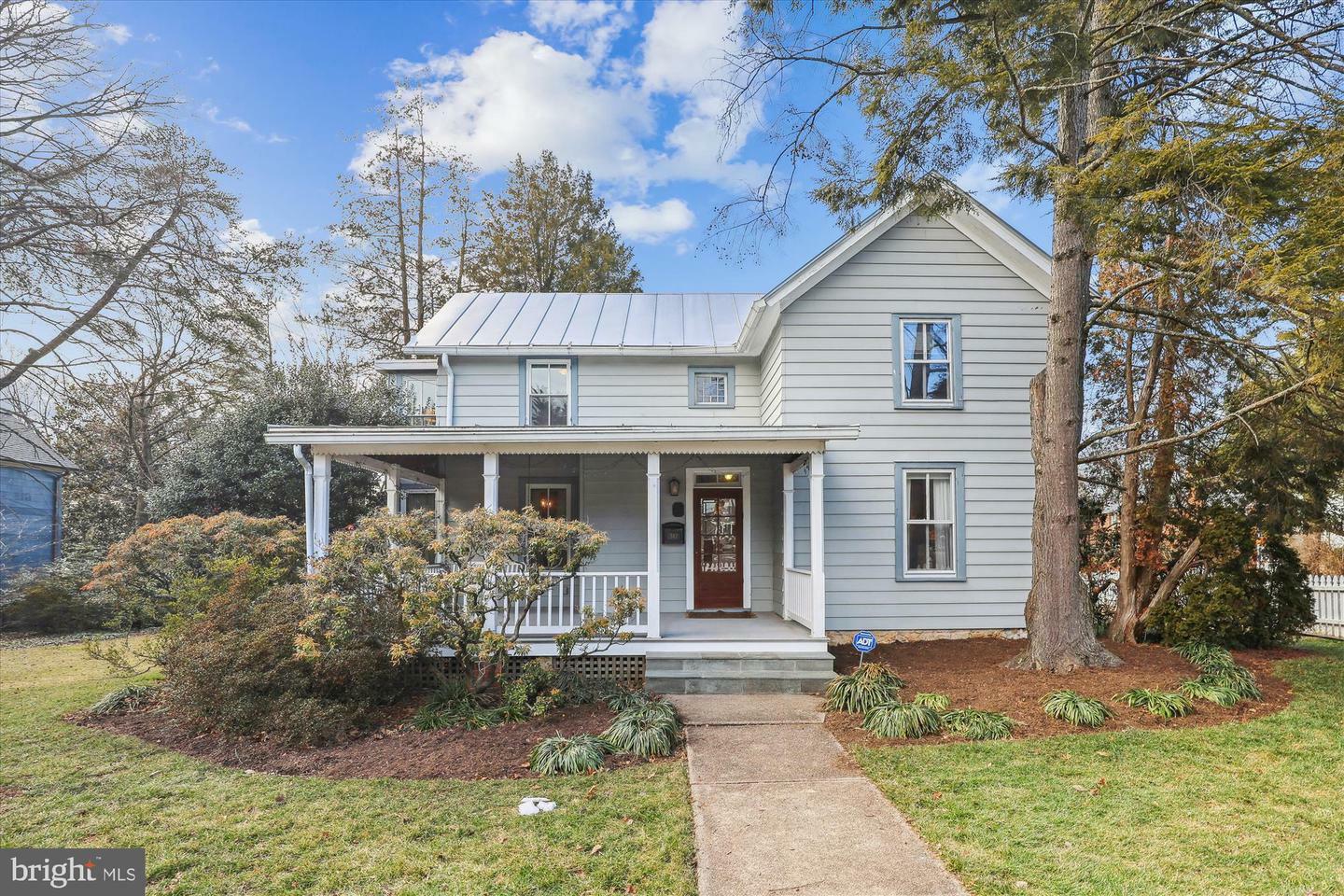 Property Photo:  543 Great Falls Street  VA 22046 