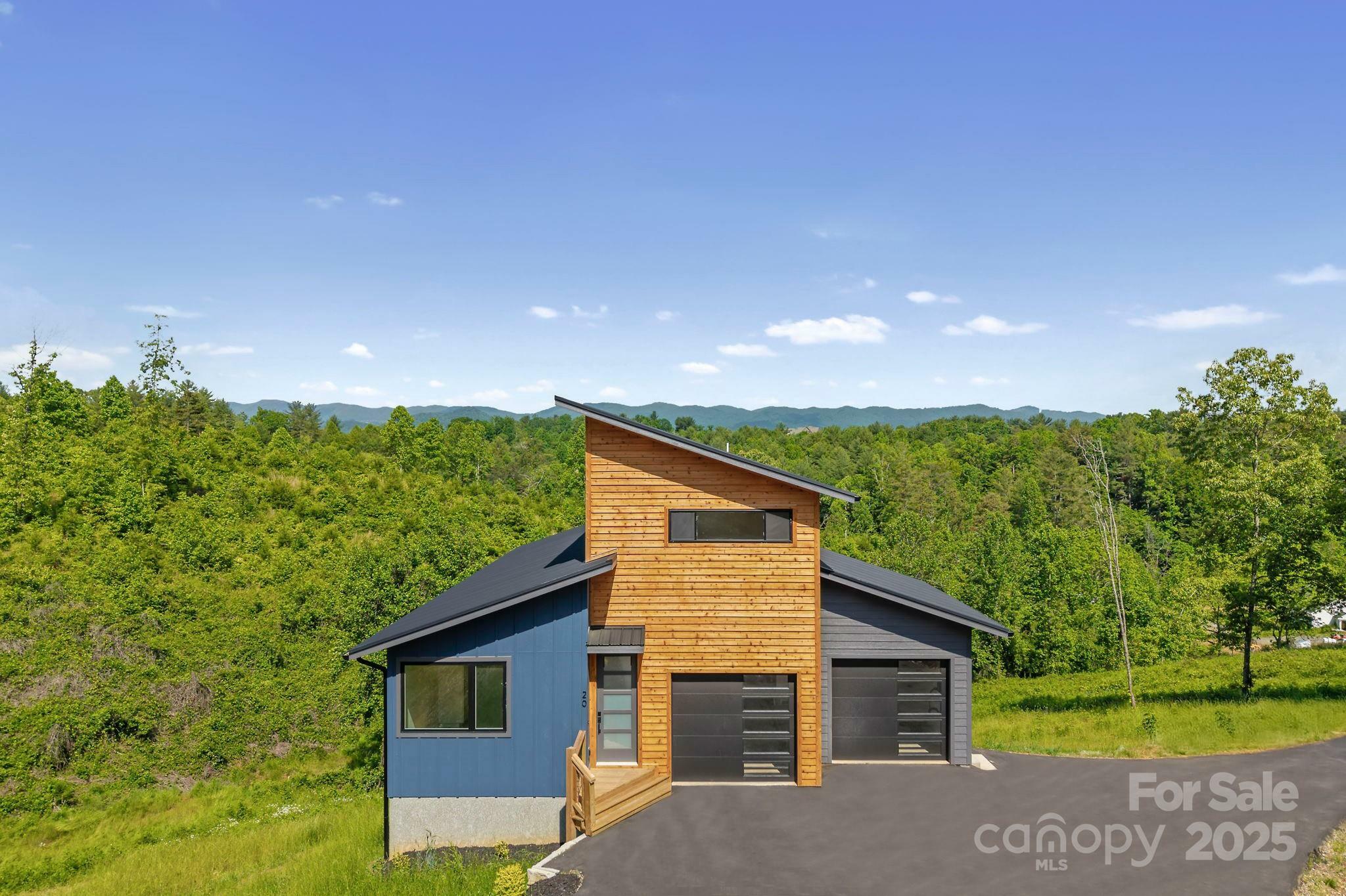Property Photo:  20 Giovannas Way  NC 28748 