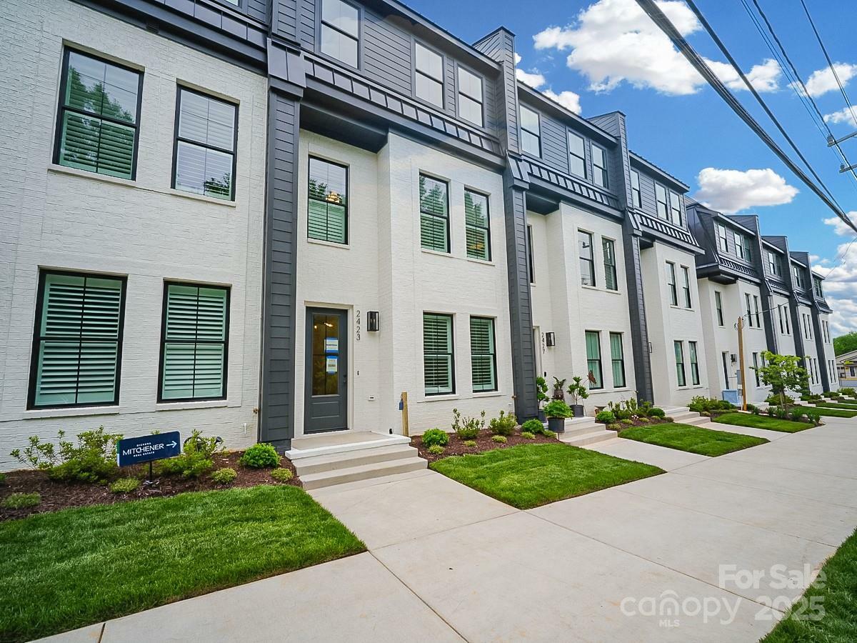 2534 Park Rose Lane 11  Charlotte NC 28204 photo