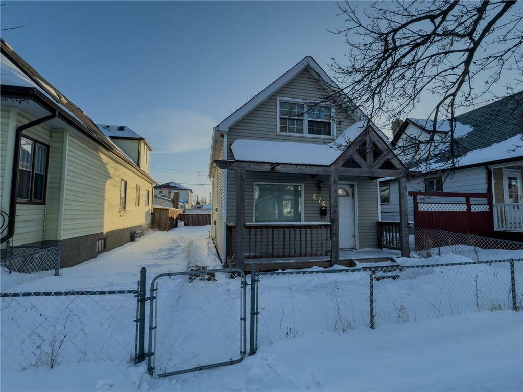 Property Photo:  674 Alfred Avenue  MB R2W 1Y8 