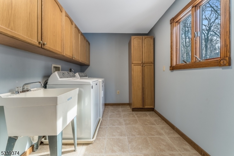 Property Photo: 6 Spring Hill Rd NJ 08801