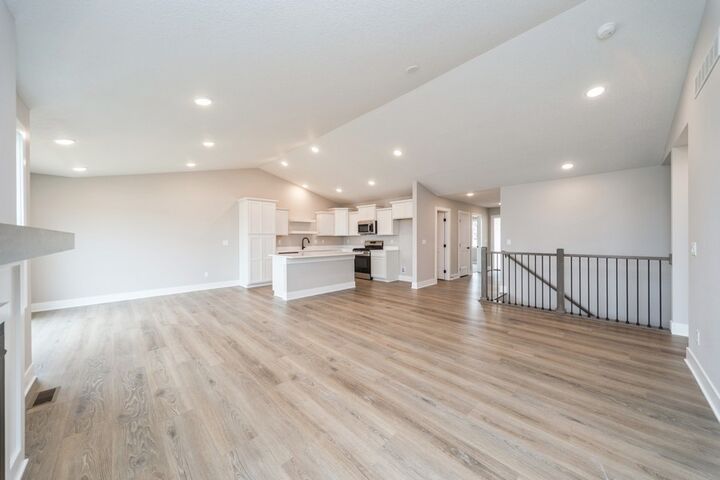 Property Photo:  5622 NE Briarwood Drive  IA 50021 