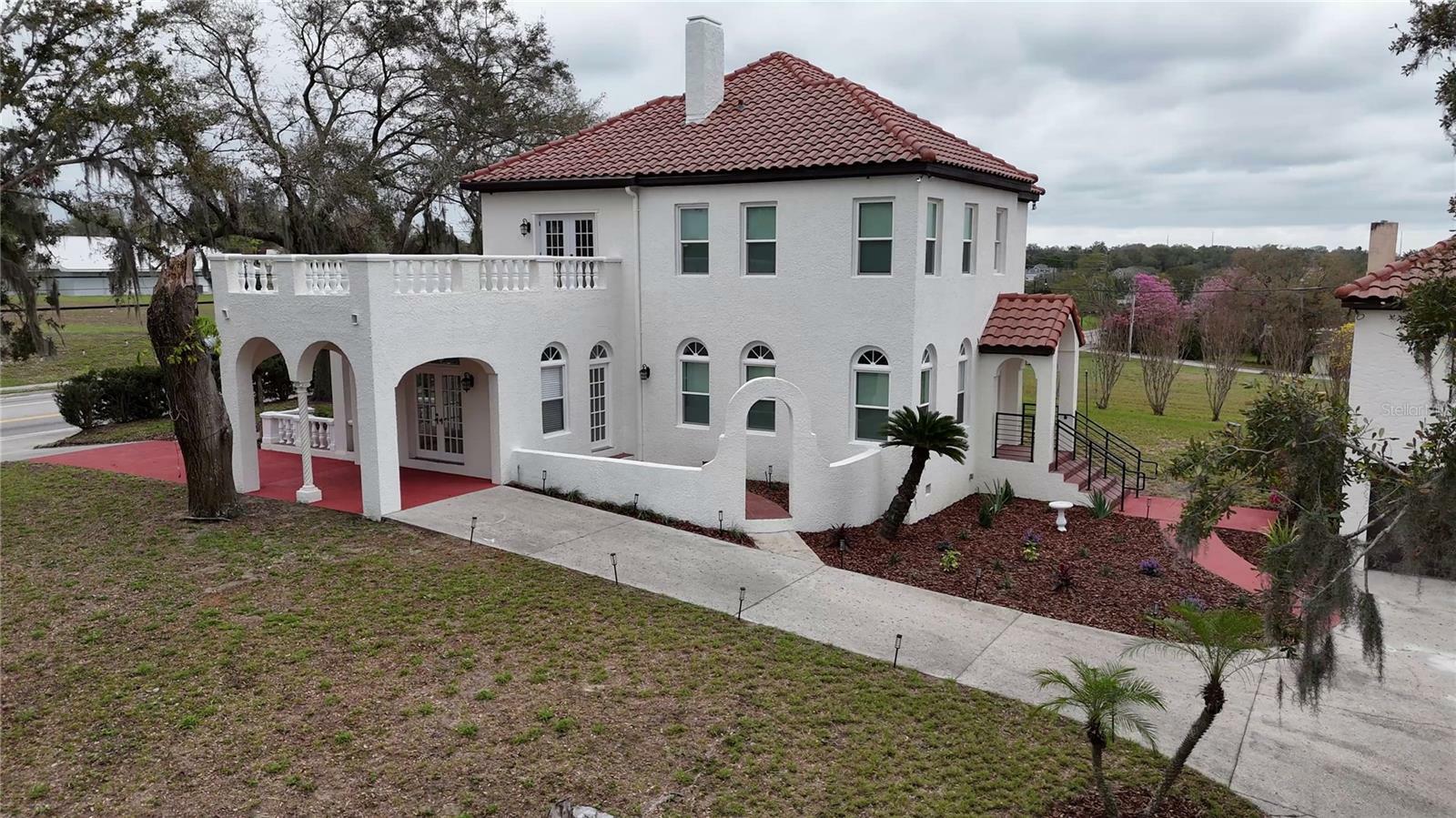 Property Photo:  802 S 10th Street  FL 33844 