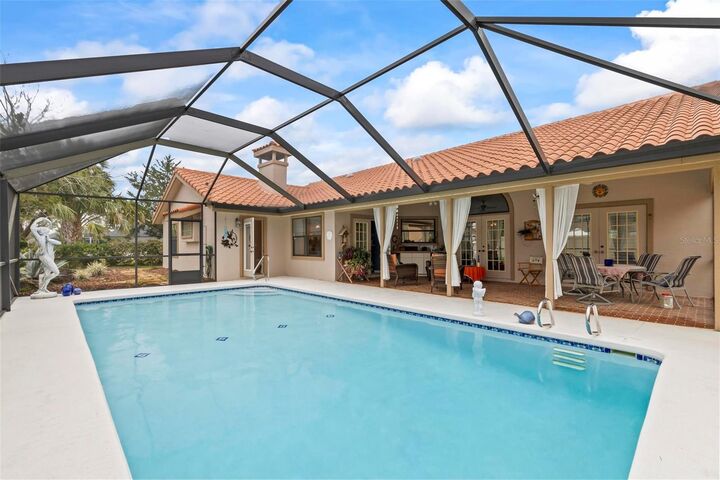 Property Photo: 130 Bayside Drive FL 32137