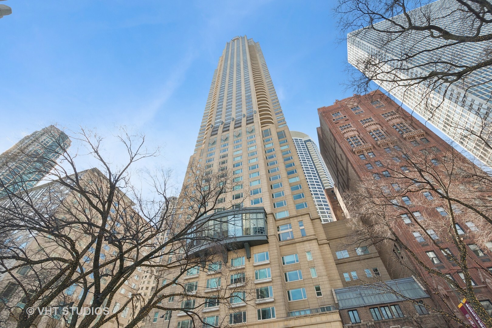 Property Photo: 800 N Michigan Avenue 3703 IL 60611