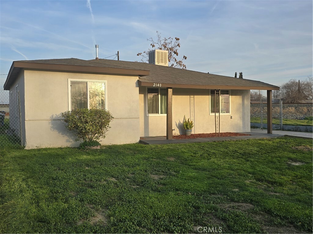 2140 Mahoney  Bakersfield CA 93307 photo