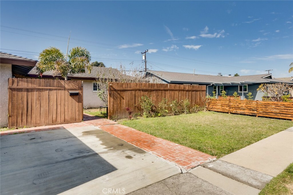 Property Photo:  16241 Fairway Lane  CA 92649 