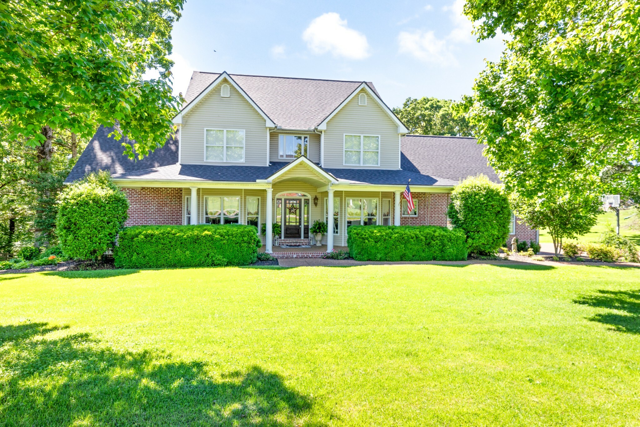 Property Photo: 1000 Bradby Dr TN 37029