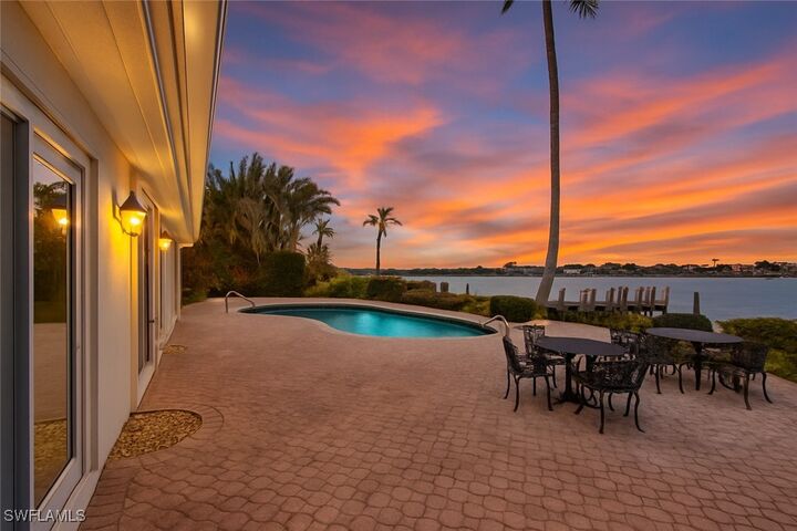 1535 Dolphin Lane  Naples FL 34102 photo