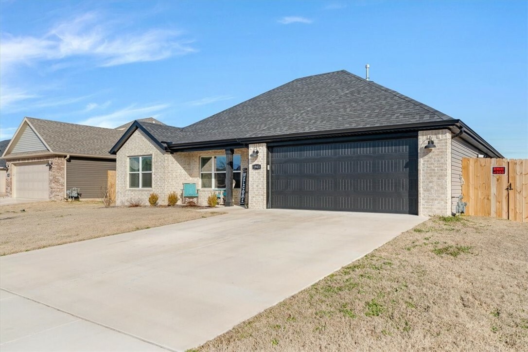 Property Photo:  1903 E Hudson Drive  AR 72761 