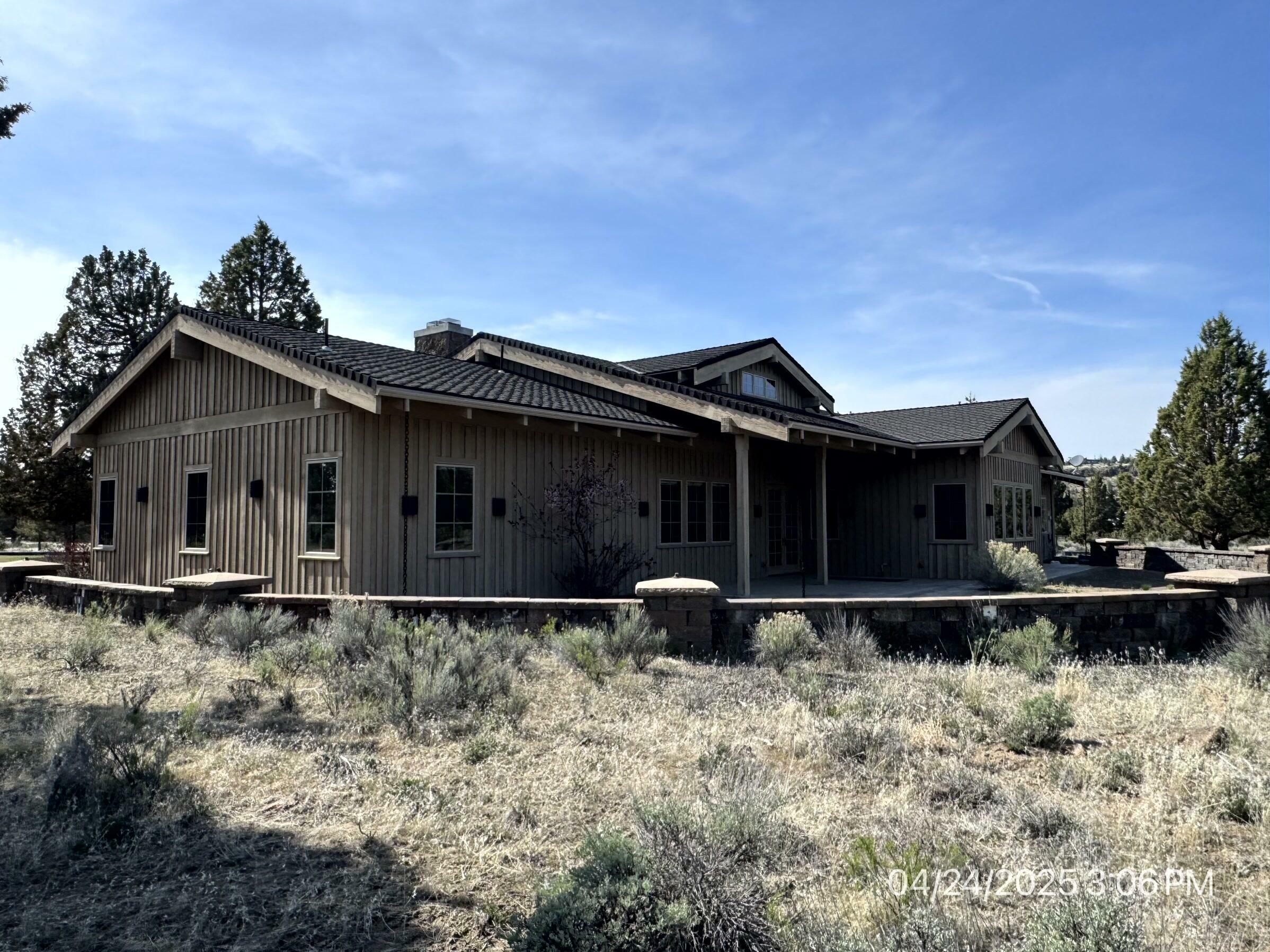 Property Photo: 7915 NW Grubstake Way OR 97756
