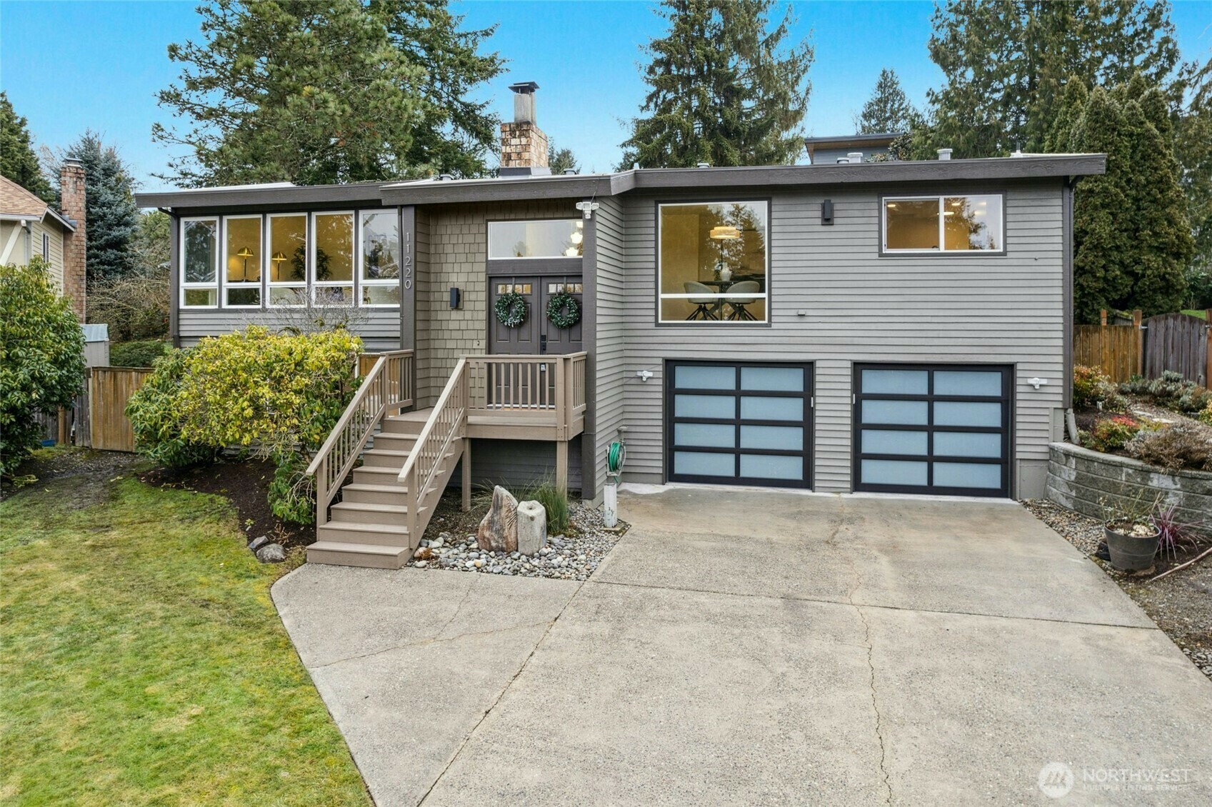 Property Photo:  11220 NE 59th Place  WA 98033 