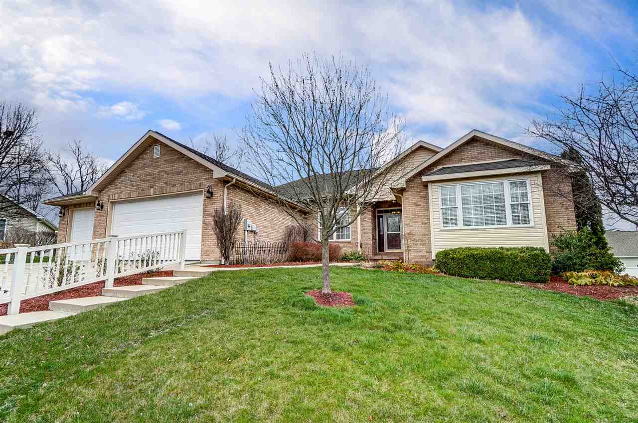 Property Photo: 909 Wendover Court IN 47374