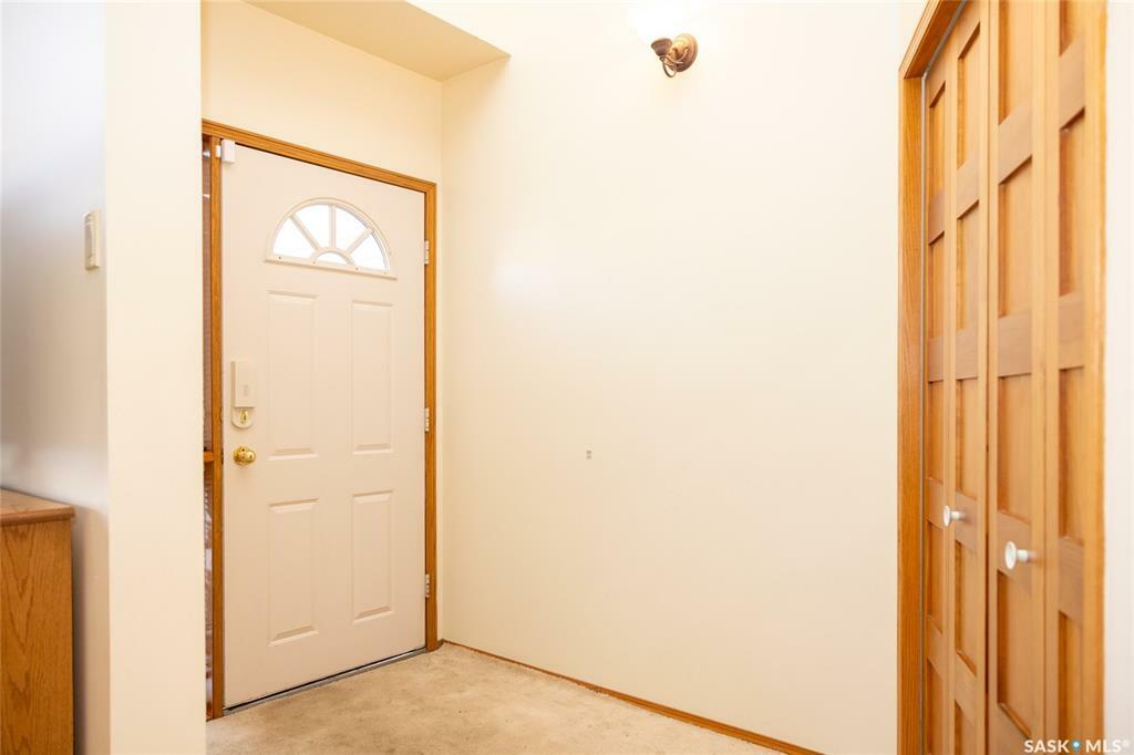 Property Photo:  429 Swan Lane  SK S7J 5C1 