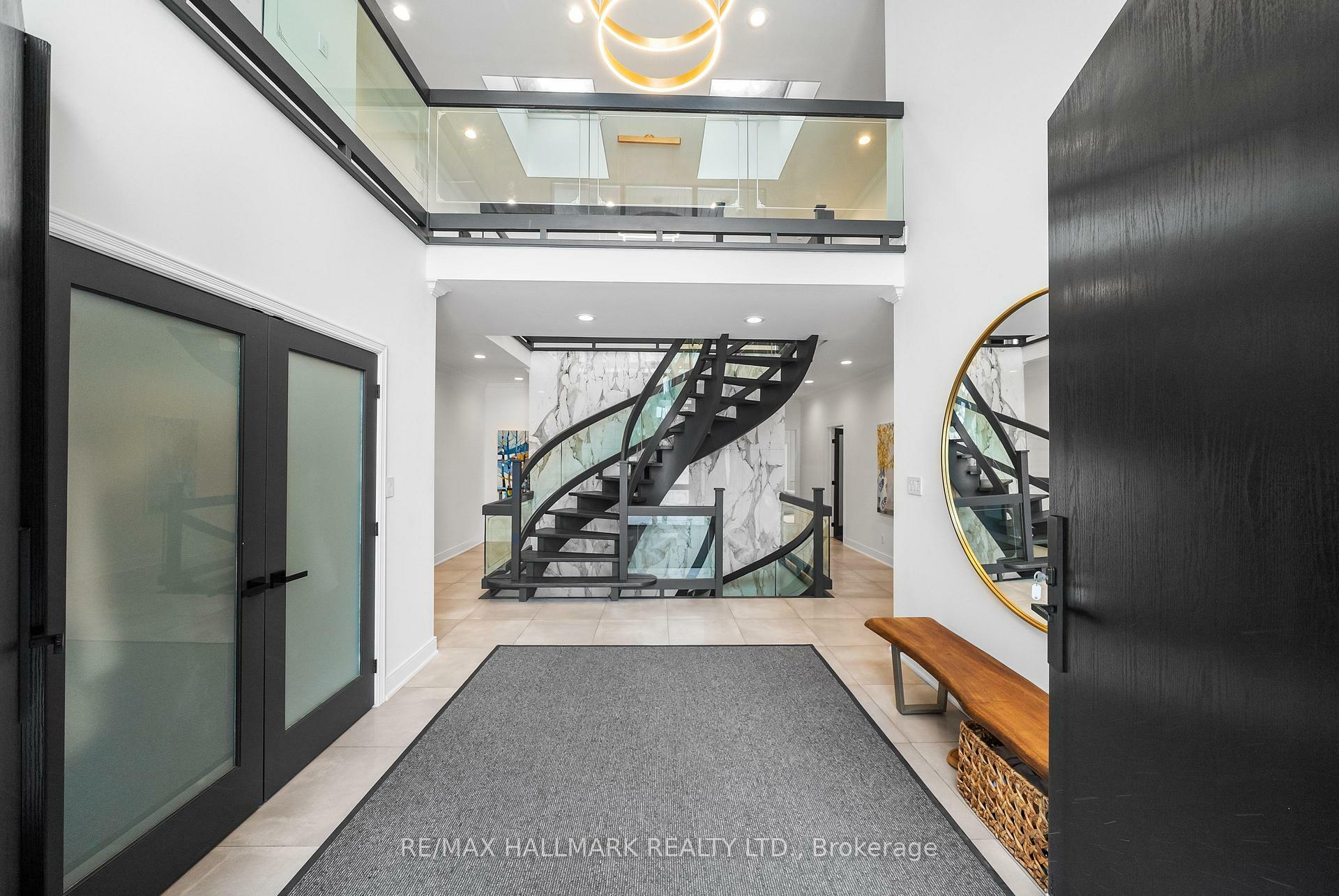 Property Photo: 97 Clarinda Dr ON M2K 2V2