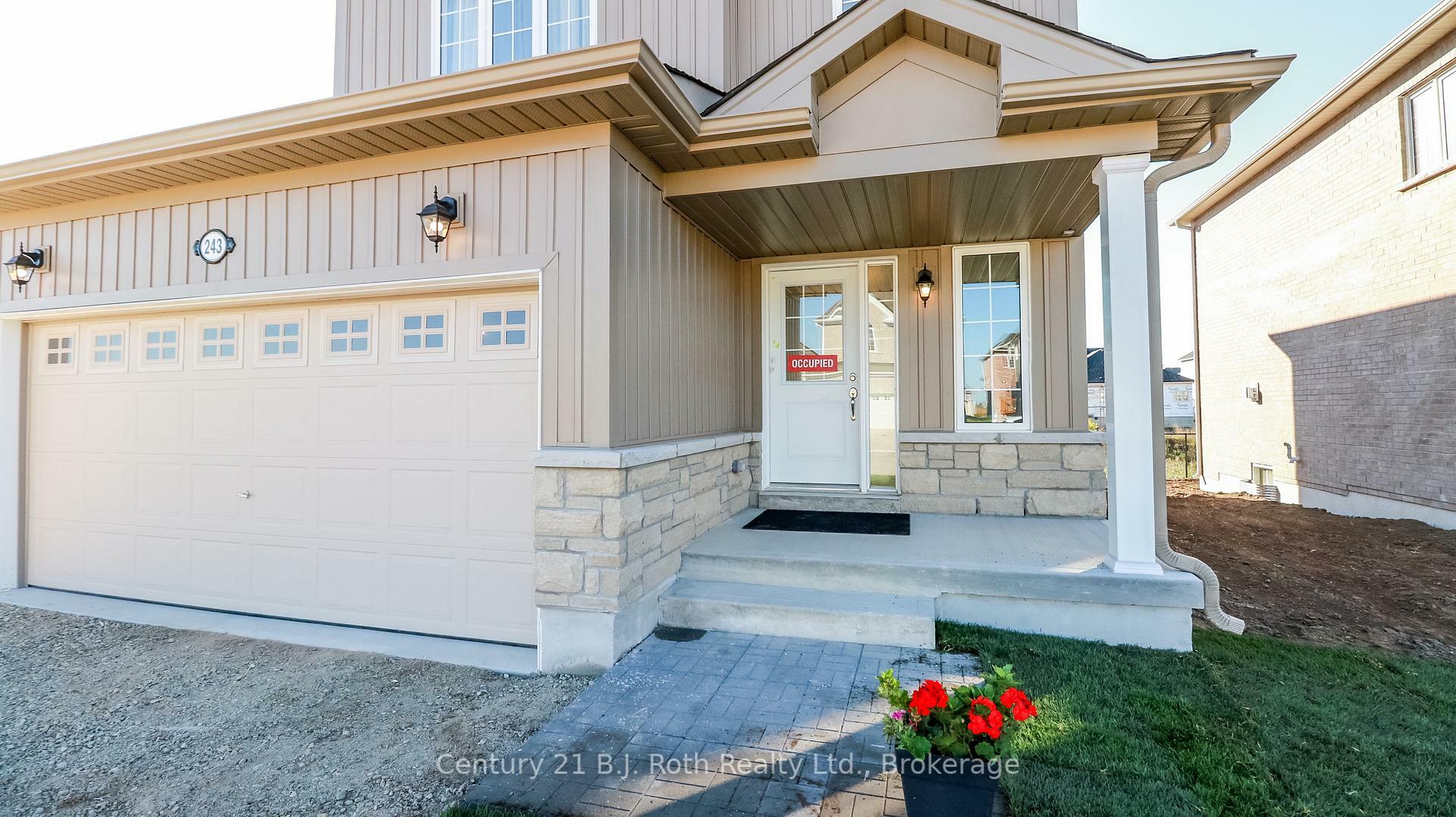 Photo de la propriété:  243 McKenzie Drive  ON L0M 1S0 