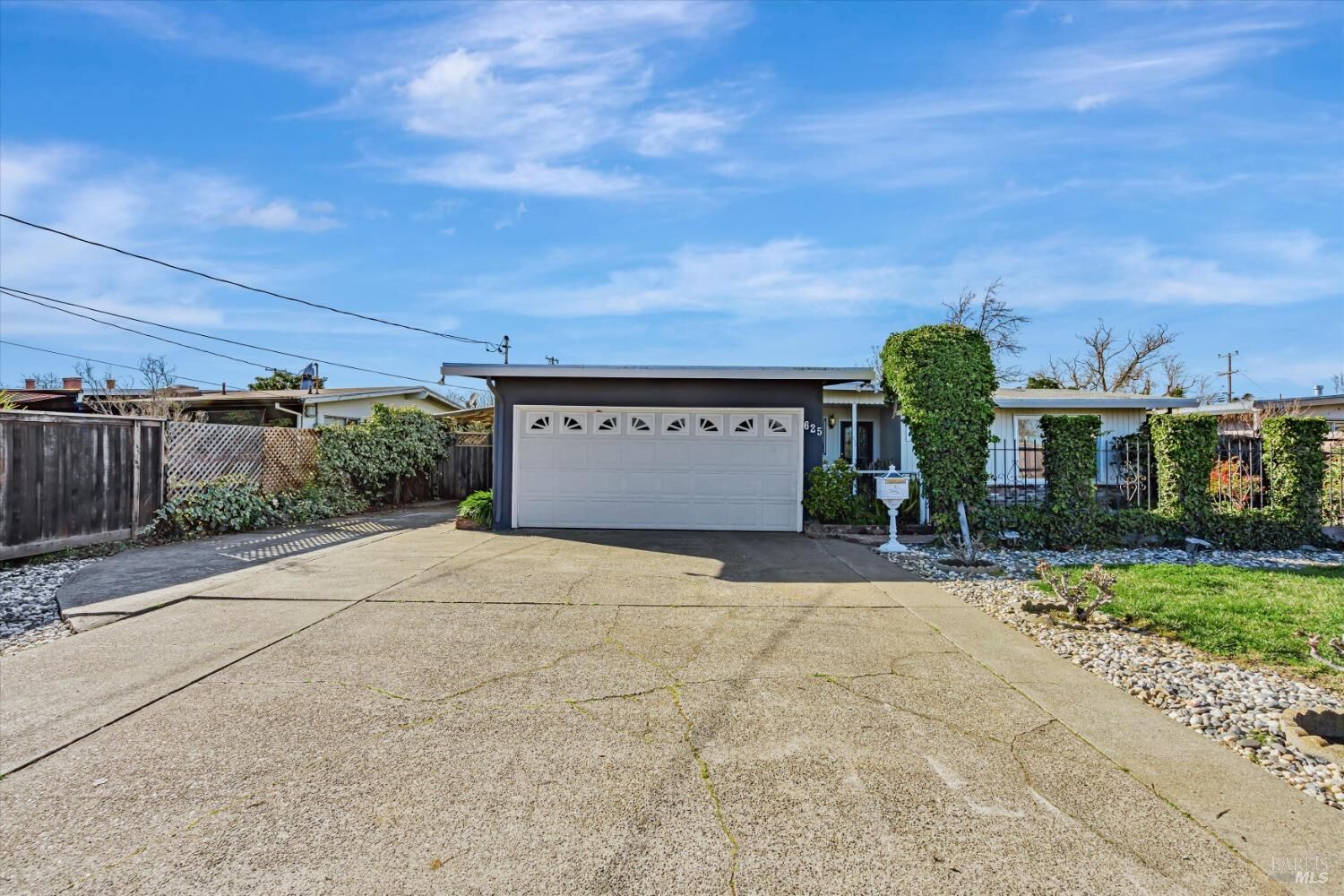 Property Photo:  625 Rosal Way  CA 94903 