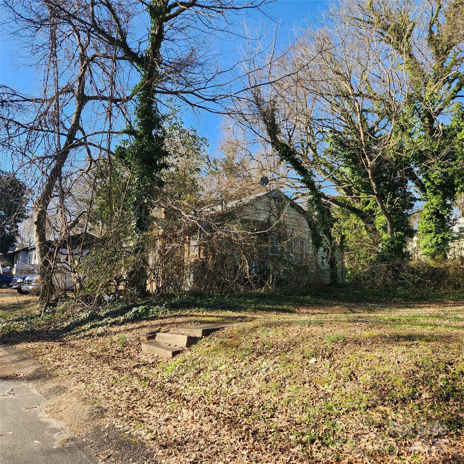 Property Photo: 1013 N Boyce Street NC 28052