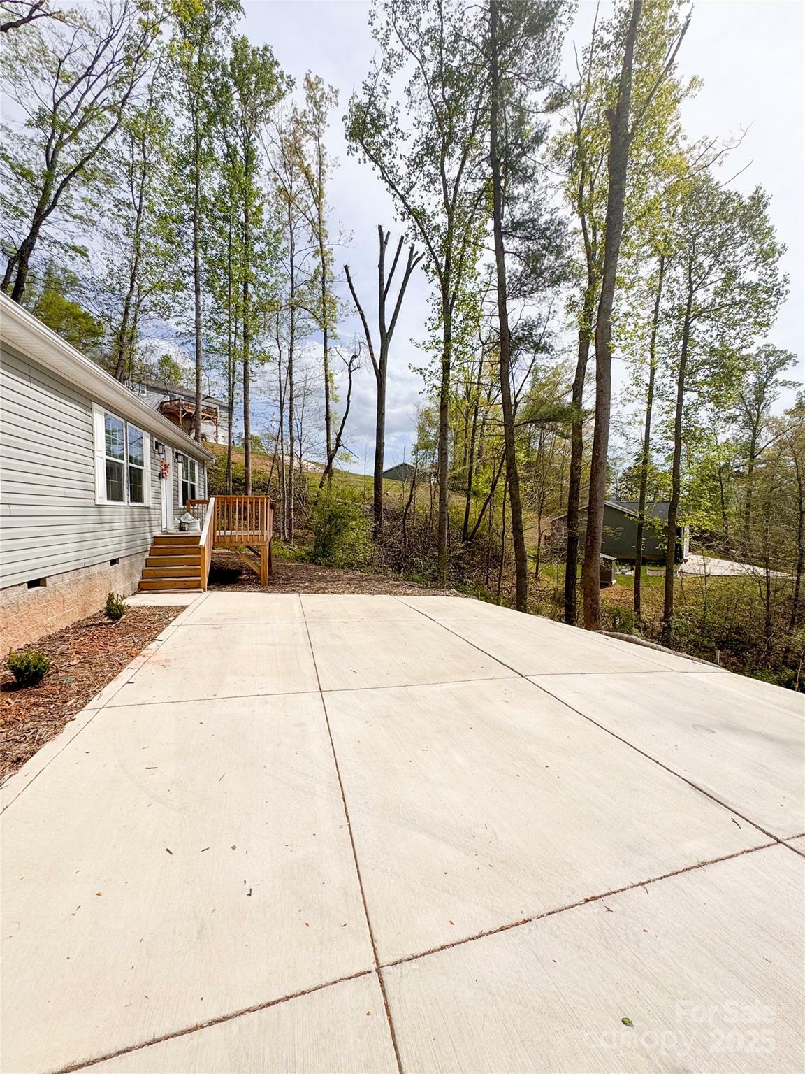 Property Photo: 15 Luther Woods Drive NC 28715