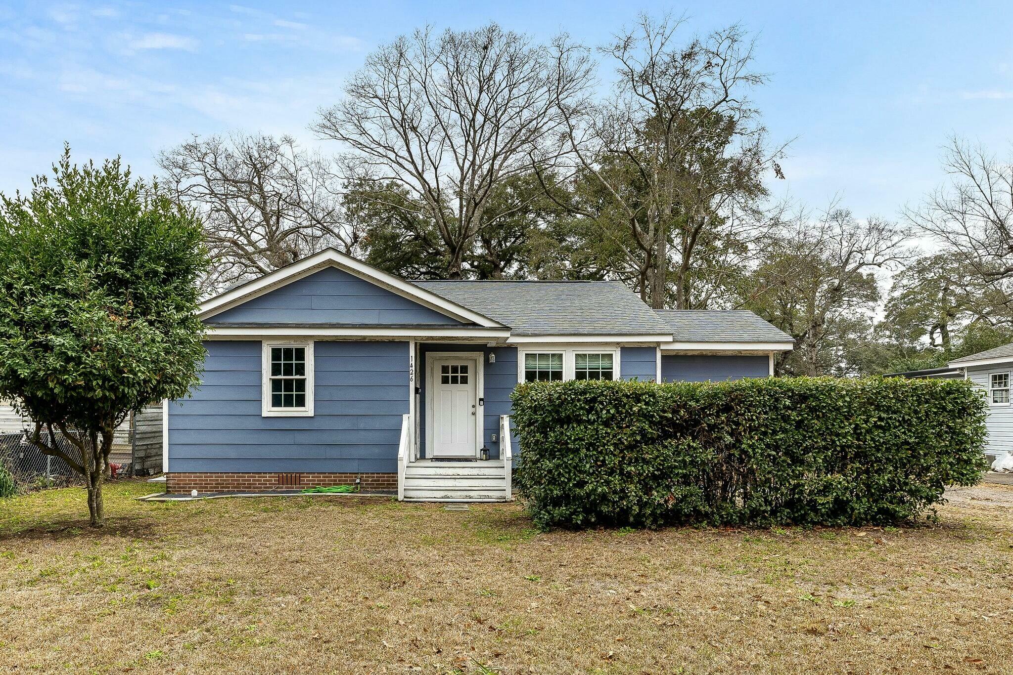 Property Photo:  1426 Bexley Street  SC 29405 