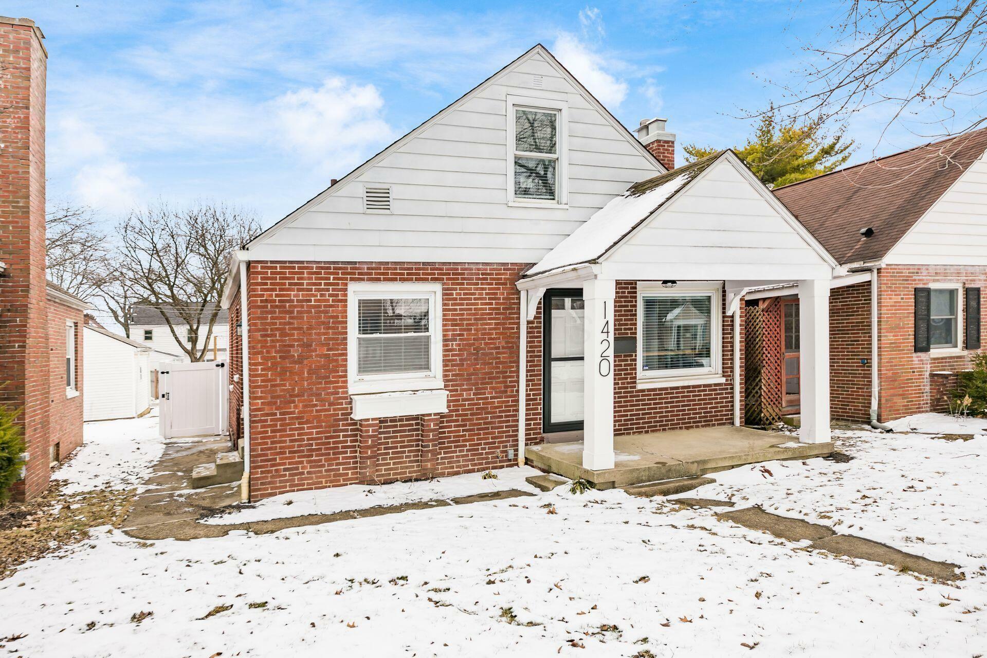 Property Photo:  1420 Doten Avenue  OH 43212 