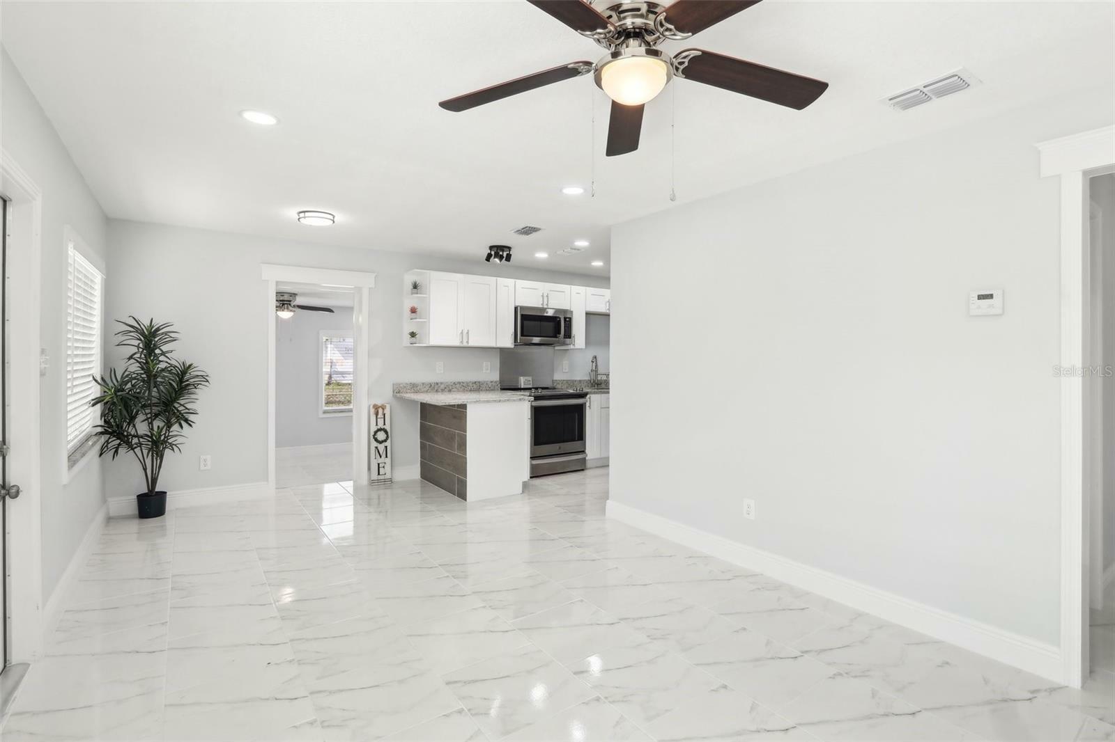 Property Photo:  4208 E Sandalwood Circle S  FL 33617 