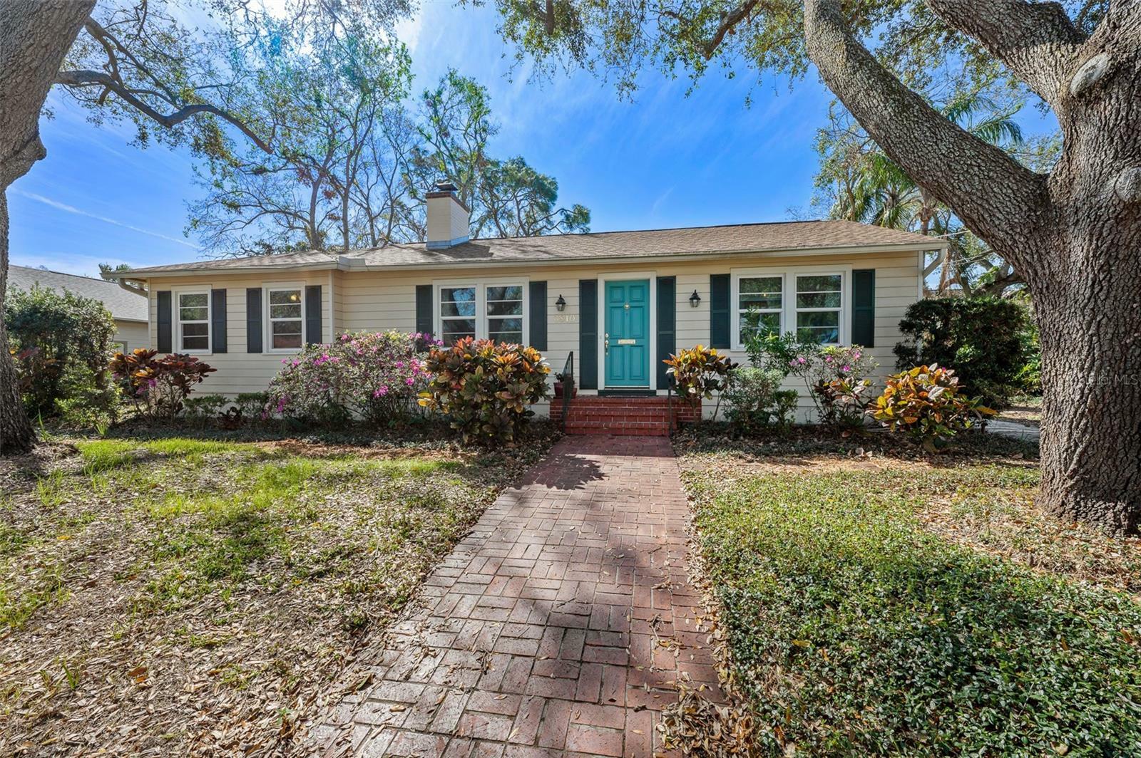 Property Photo:  3810 W Granada Street  FL 33629 