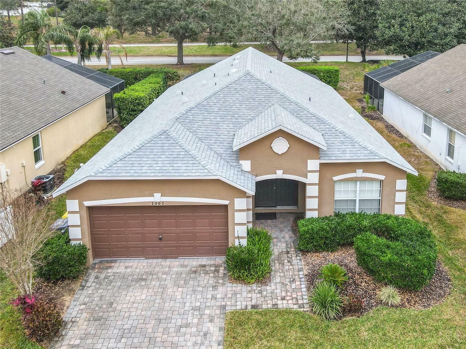 Property Photo:  1007 Balmoral Drive  FL 33896 