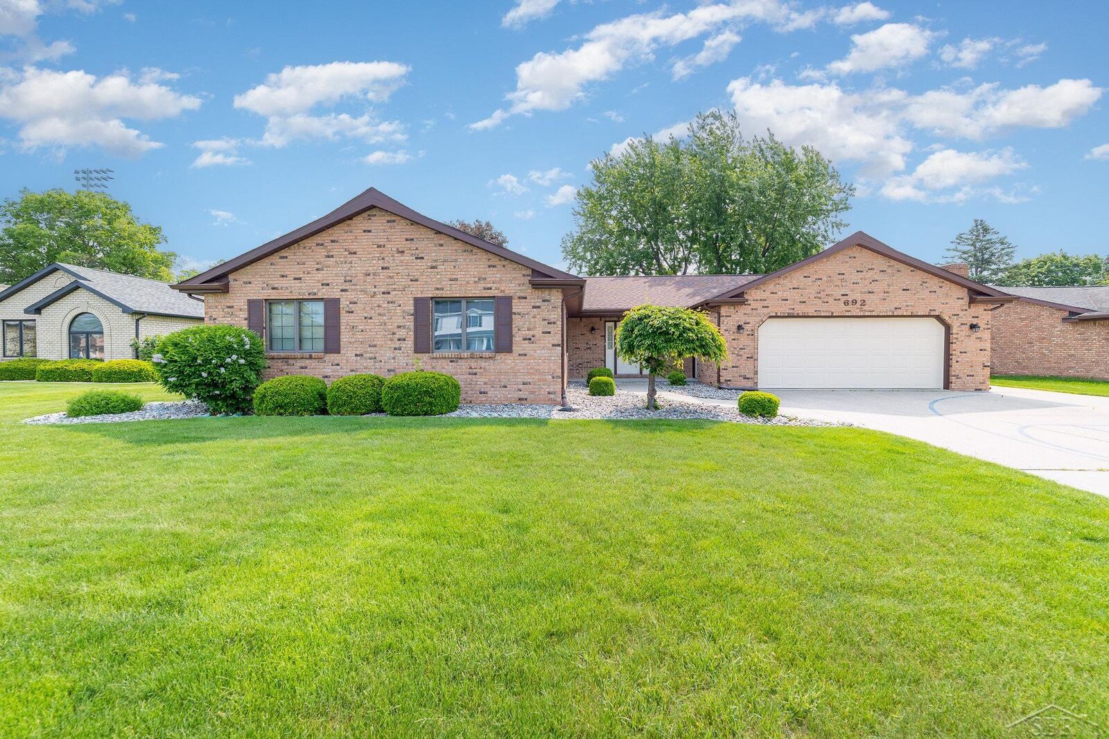 Property Photo: 692 E Pilgrim Drive MI 48603