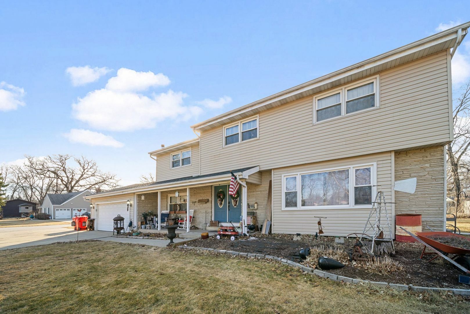 Property Photo:  219 N River Road  IL 60051 