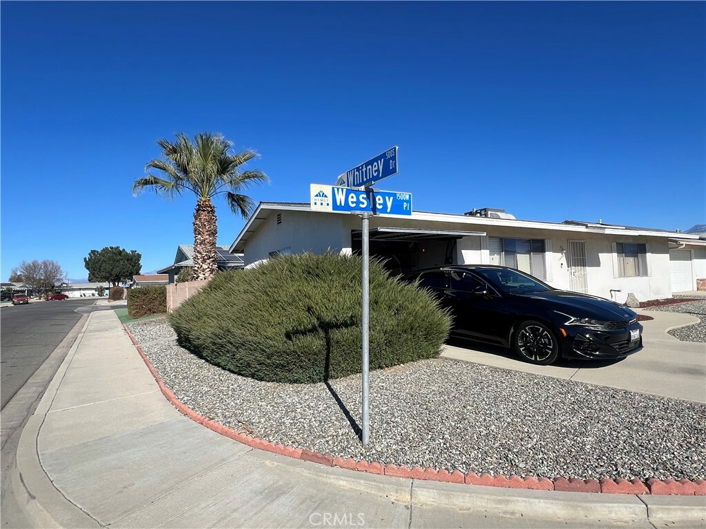 Property Photo: 1598 W Wesley Place CA 92543