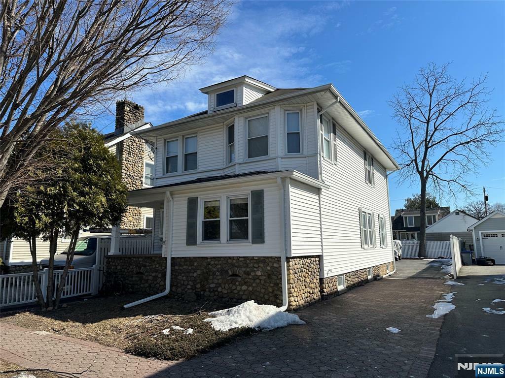 Property Photo:  254 Everett Avenue 1  NJ 07481 