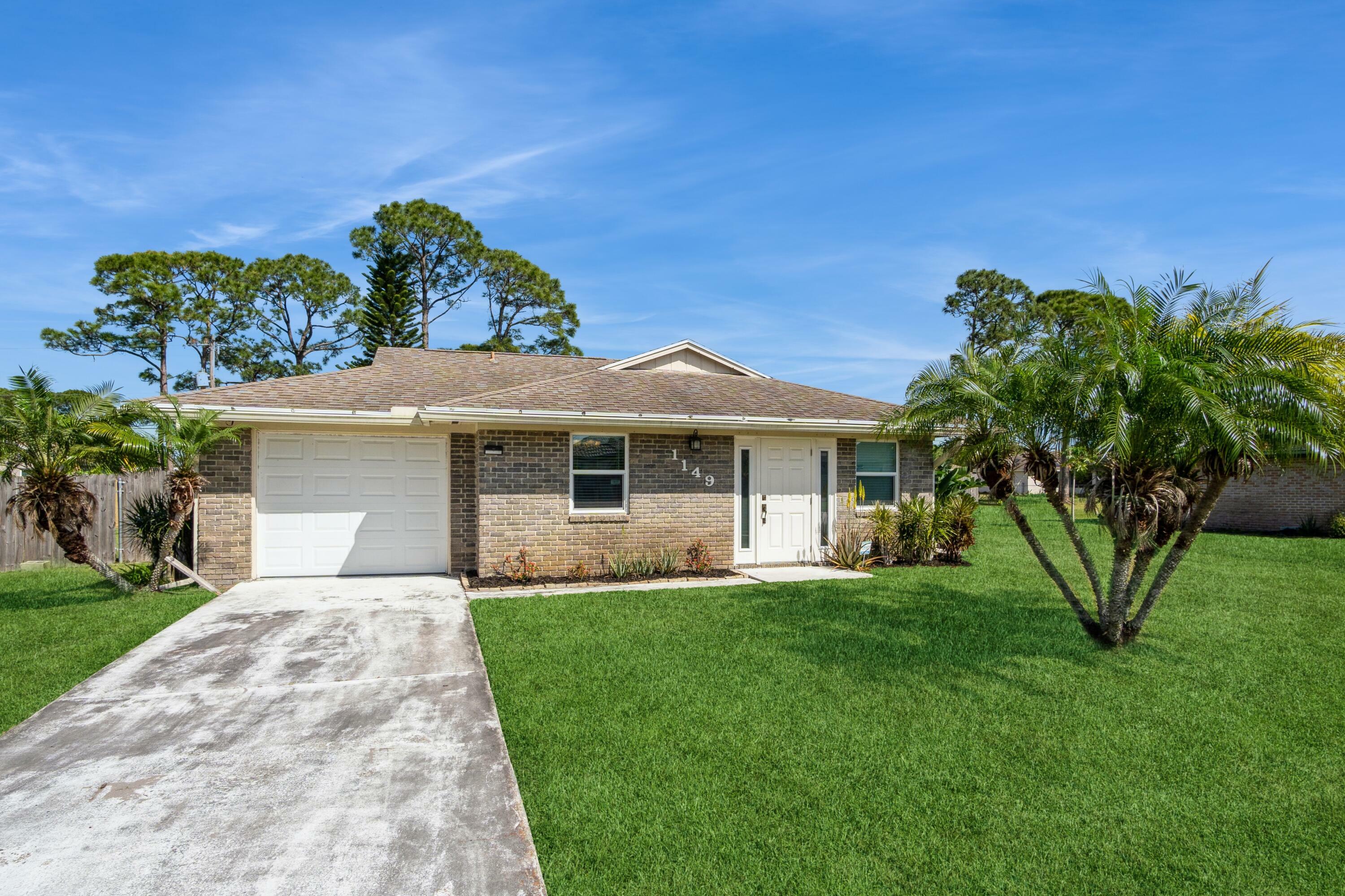 Property Photo:  1149 SW Jennifer Avenue  FL 34953 