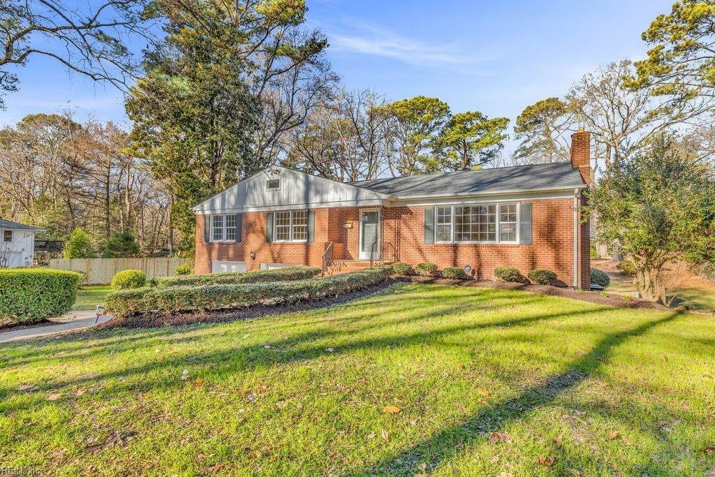 Property Photo: 201 Central Pw VA 23606