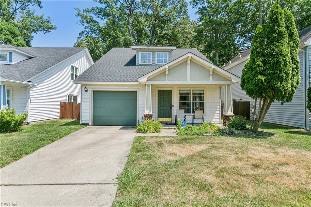 Property Photo: 289 Town Pointe Way VA 23601