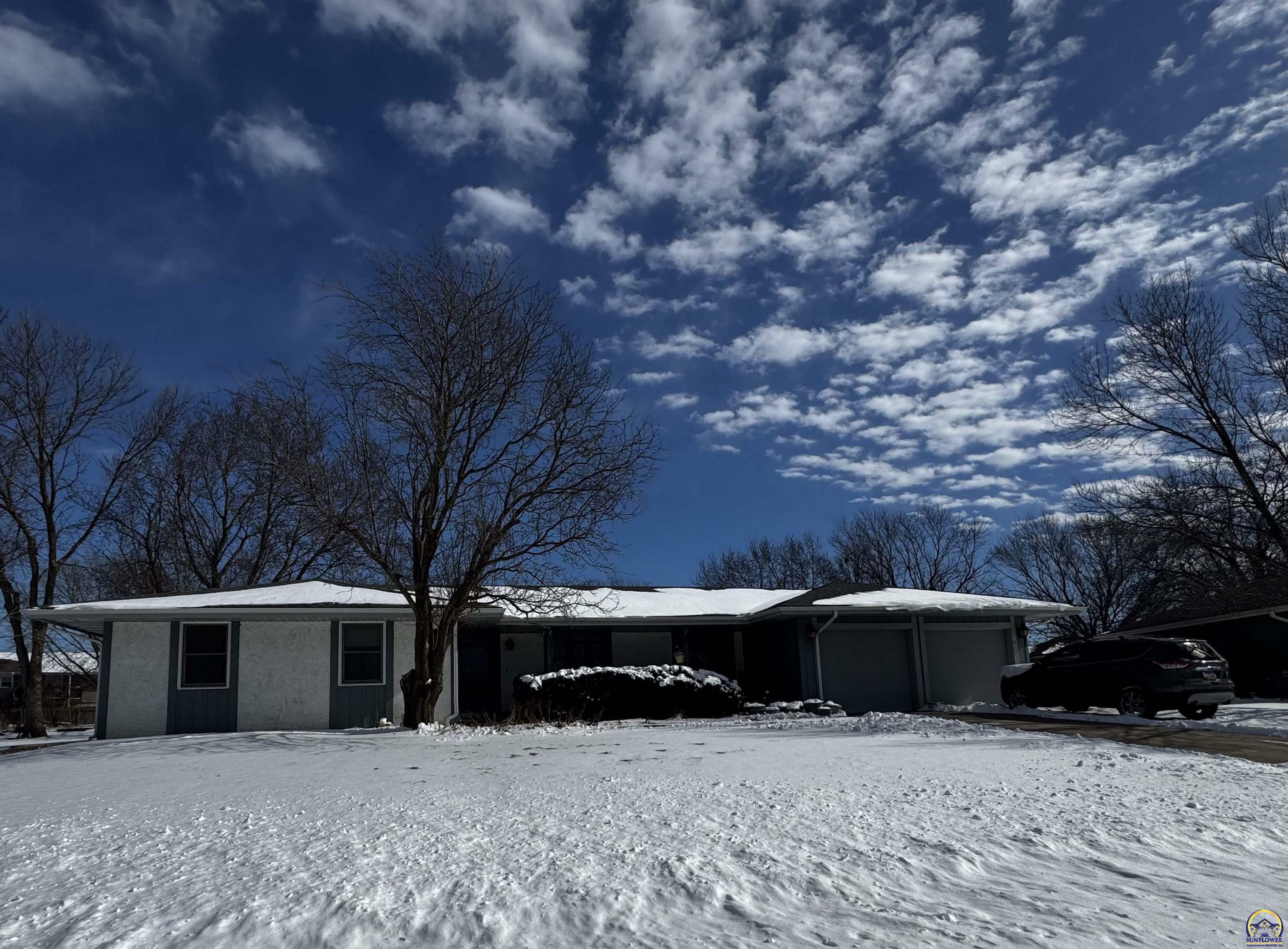 Property Photo: 2518 West View Dr KS 66801