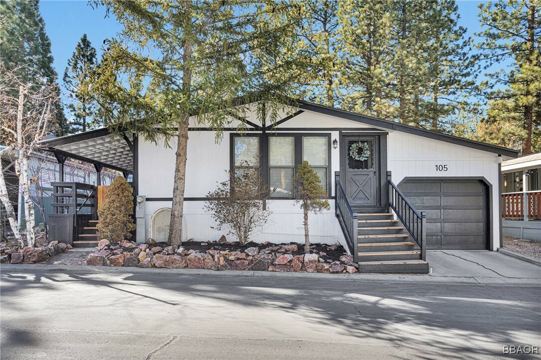 Property Photo: 391 Montclair Drive 105 CA 92314