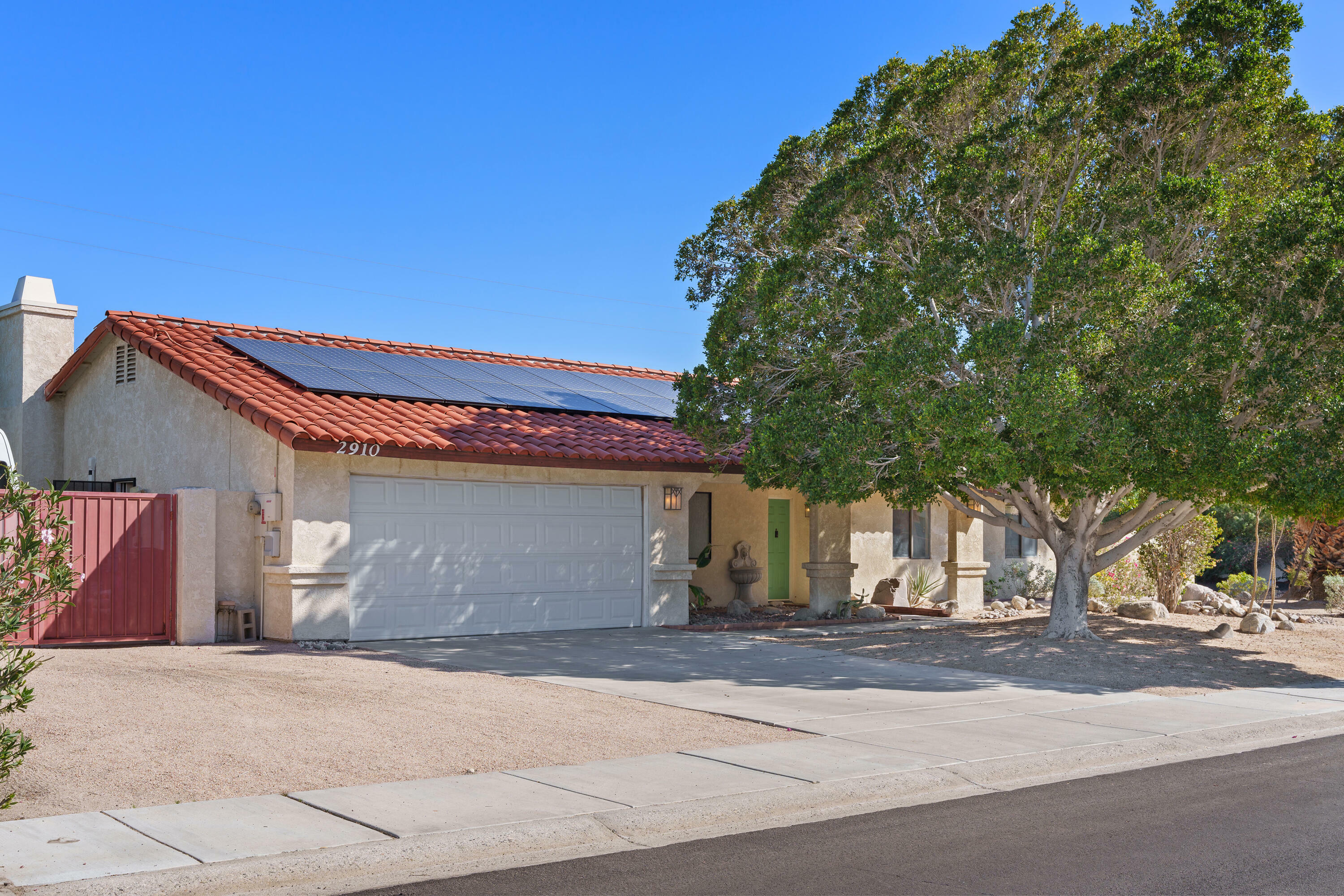 Property Photo:  2910 N Bahada Road  CA 92262 