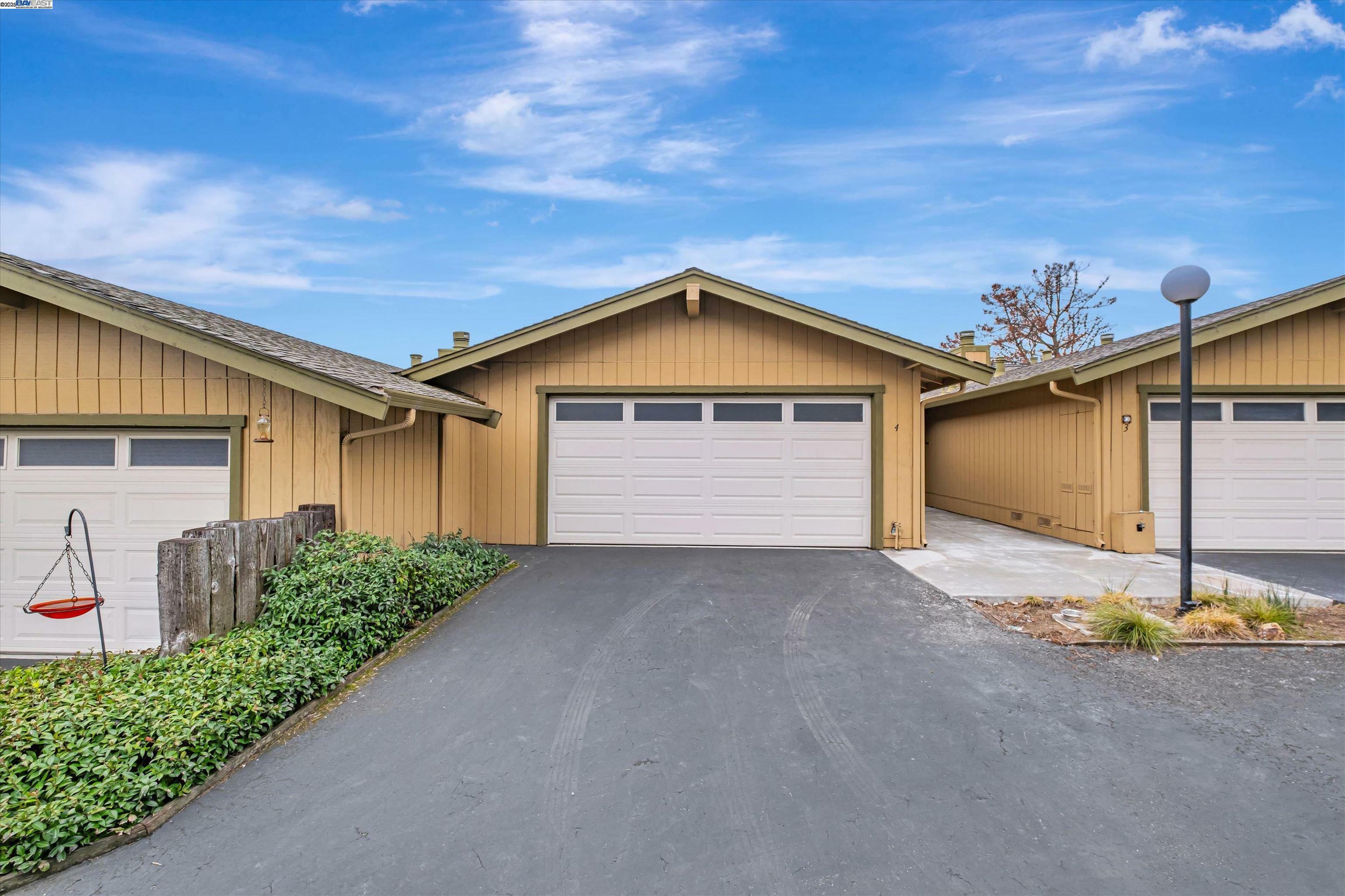 20111 W Ridge Ct 4  Castro Valley CA 94546 photo
