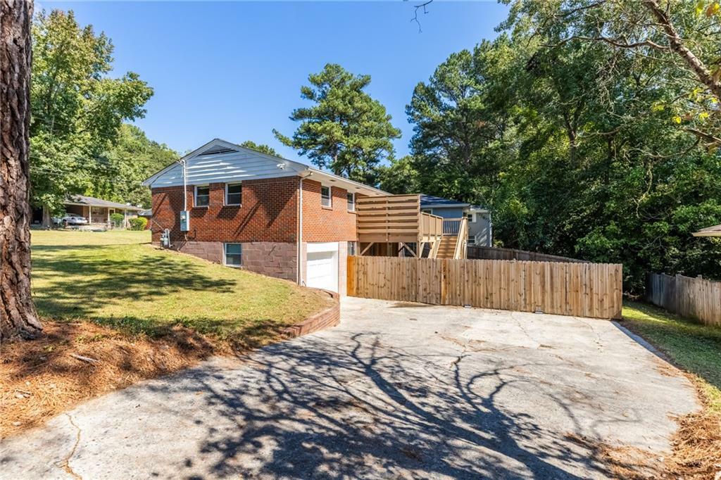 Property Photo: 1661 Barrett Drive NW GA 30318