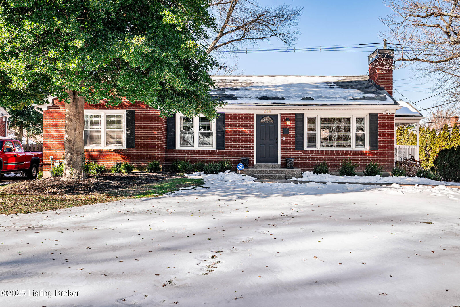 Property Photo:  208 Bramton Rd  KY 40207 